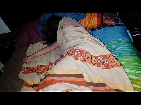 ❤️ Stepson ag bualadh lena leasmháthair óg agus í ina codladh. ❤❌  Porn na Rúise  ag ga.allo-sex.ru ❌
