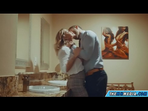 ❤️ Nuair a mheallann blonde busty tú i seomra scíthe poiblí ❤❌  Porn na Rúise  ag ga.allo-sex.ru ❌